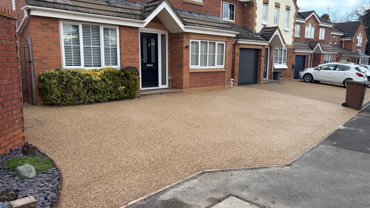 A&P Resin website built by OYNK — a resin bound driveway in Daventry shown on the new hand-coded site